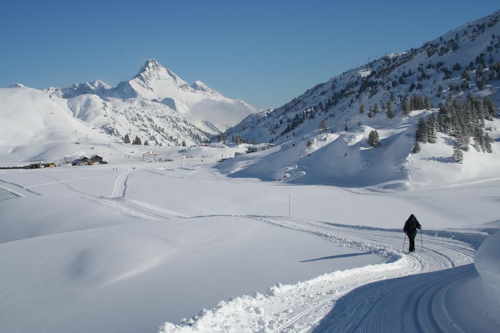 Hotel Adler Warth  Екстериор снимка