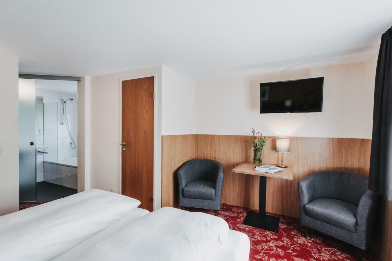 Hotel Adler Warth  Екстериор снимка