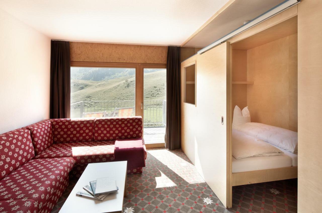 Hotel Adler Warth  Екстериор снимка