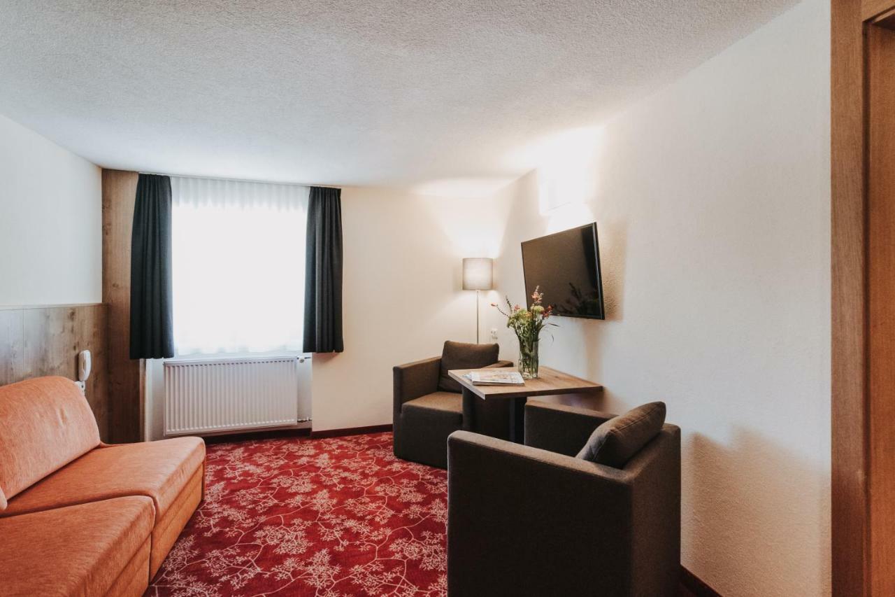 Hotel Adler Warth  Екстериор снимка