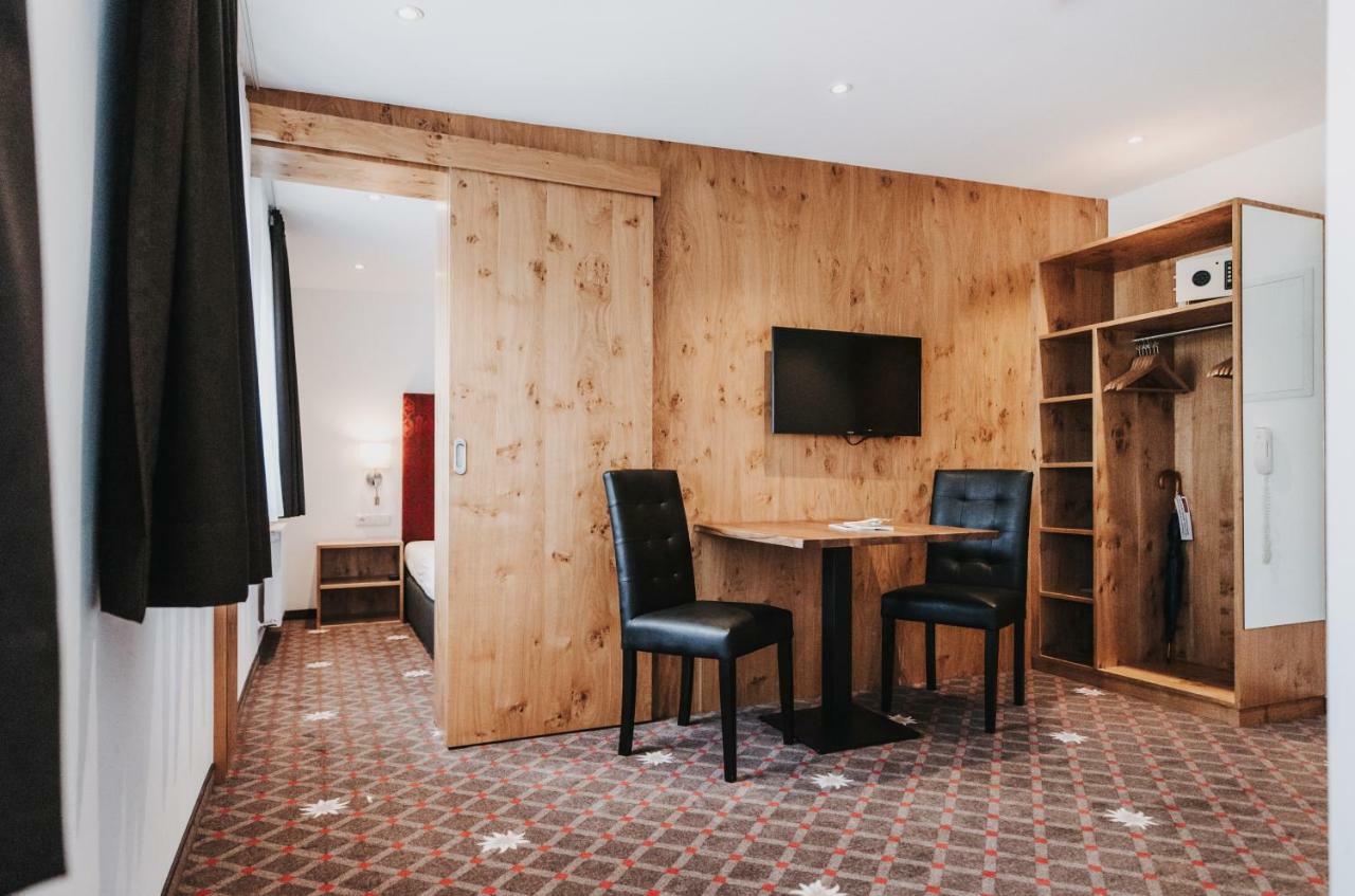 Hotel Adler Warth  Екстериор снимка