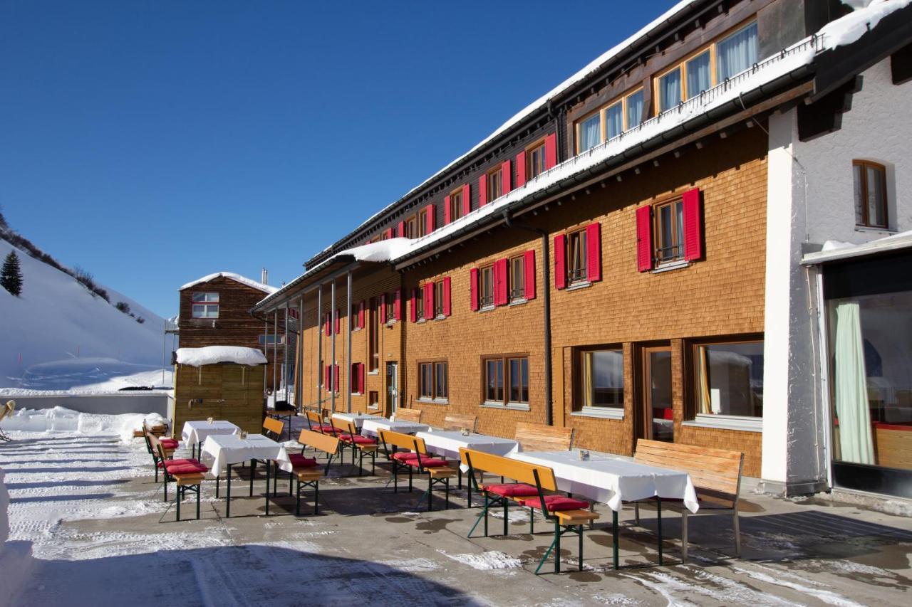 Hotel Adler Warth  Екстериор снимка